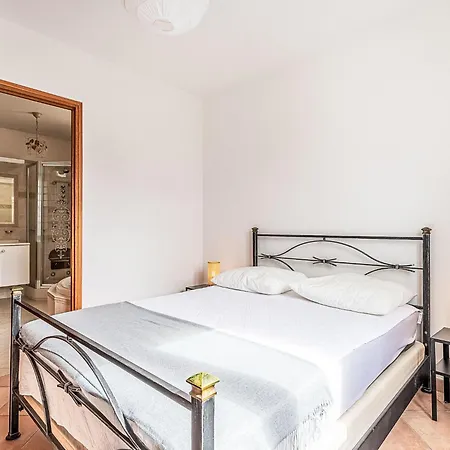 La Pivoine By Interhome Six-Fours-les-Plages